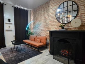Beautiful Boho Industrial Style 2BR, Walk to Penn Station, 11 Min Hopkins, On JHU Shuttle Route, Pets OK